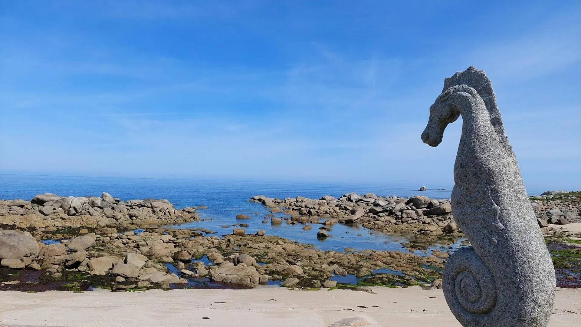 Holiday Home Close To Beach, Cleder, Cleaning Included Franciaország