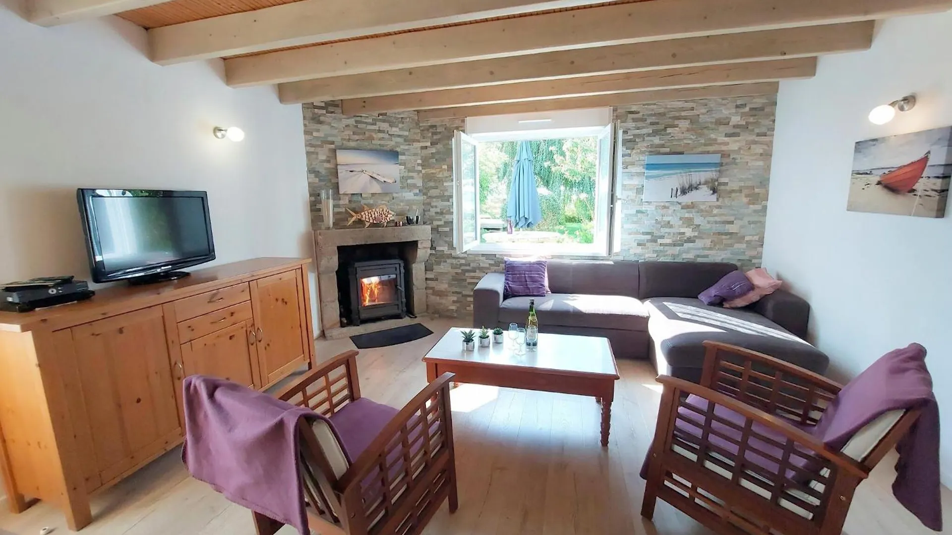 Holiday Home Close To Beach, Cleder, Cleaning Included